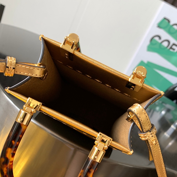 スーパーコピーブランドバッグ着用イメージ